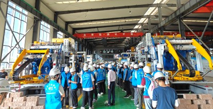 שילוב תעשייה-חינוך מצית מומנטום חדש לייצור חכם